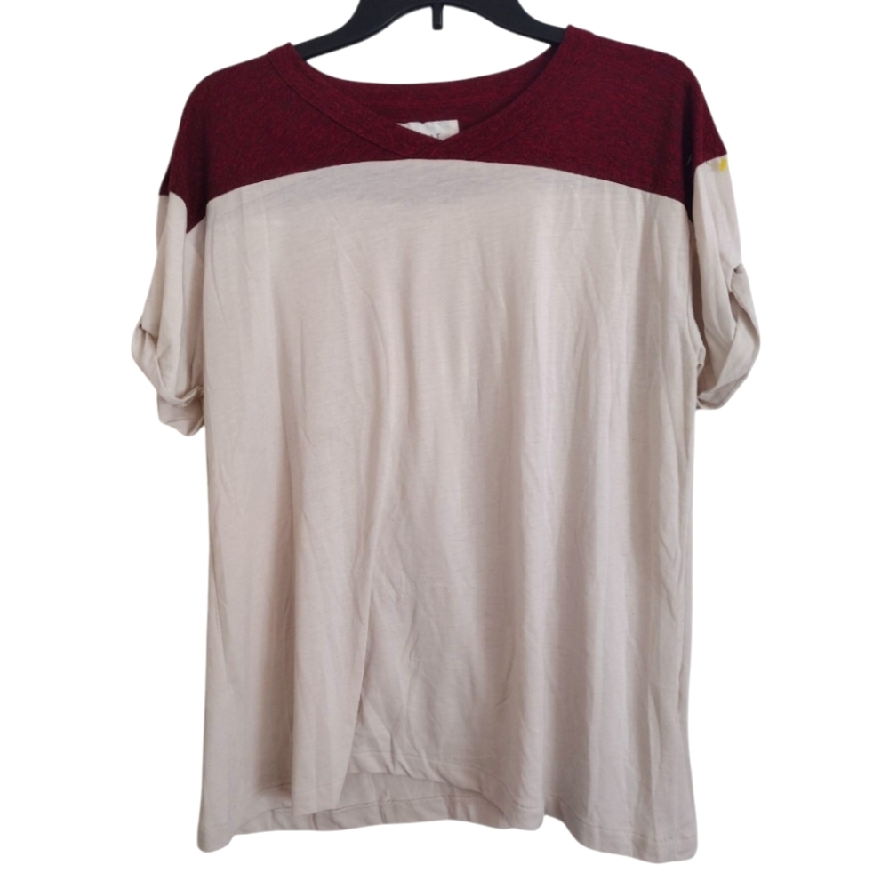 The Great Burgundy Cream Colorblock V-Neck T-Shirt Size 2 (Medium 8/10)